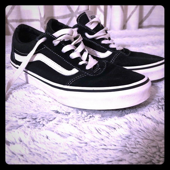 black and white vans size 4